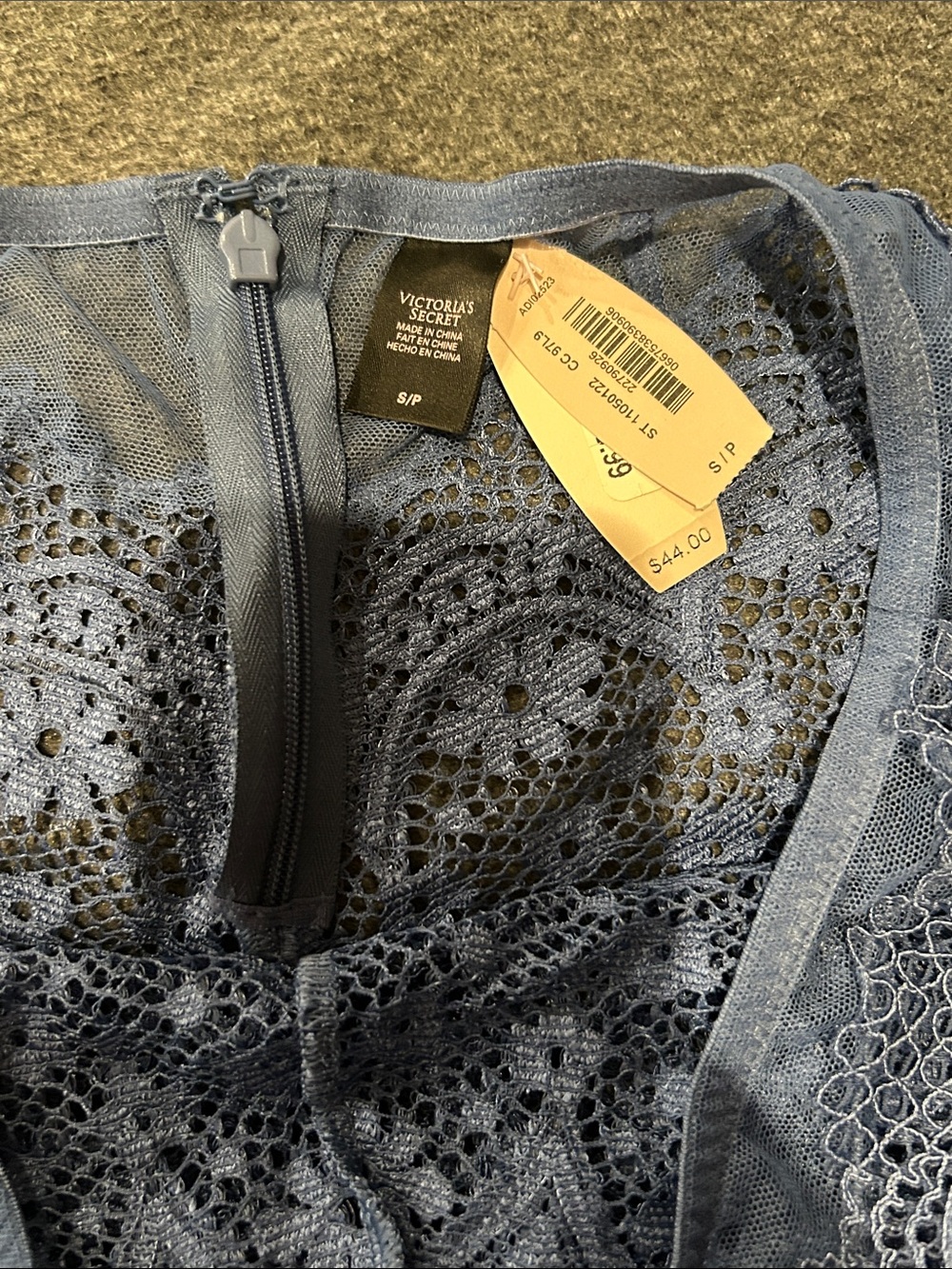 Victoria Secret - Picture 3 of 16